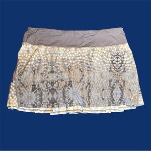 Lululemon Run Speed Skirt Skort  Grey White Snowy Owl Print sz 10